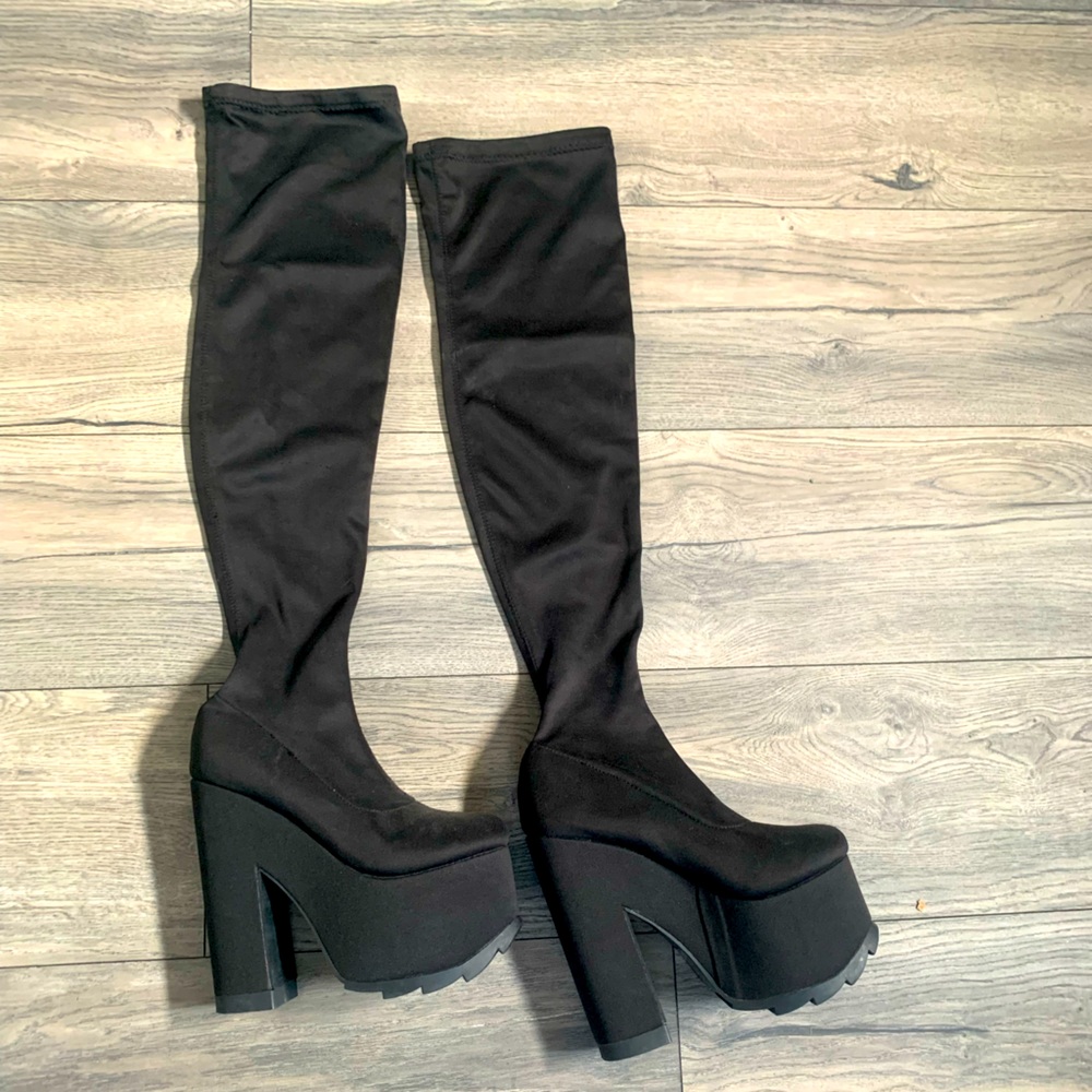 Thigh high platform YRU Labyrinth Black Boots